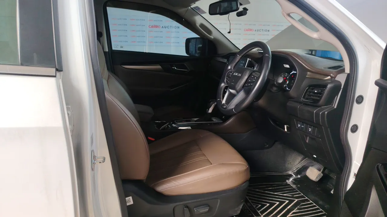 2023 Isuzu MU-X – Exterior