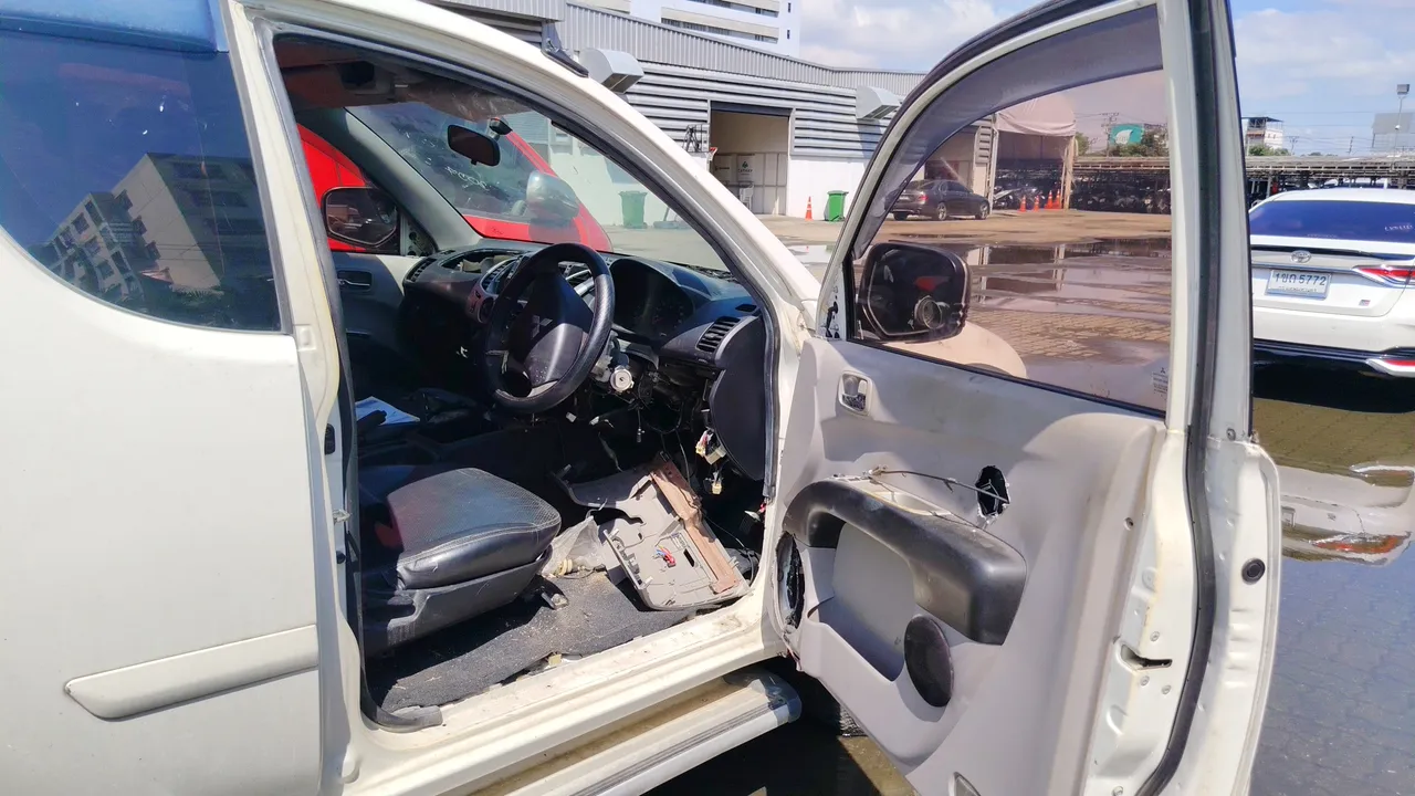 2010 Mitsubishi Triton – Exterior