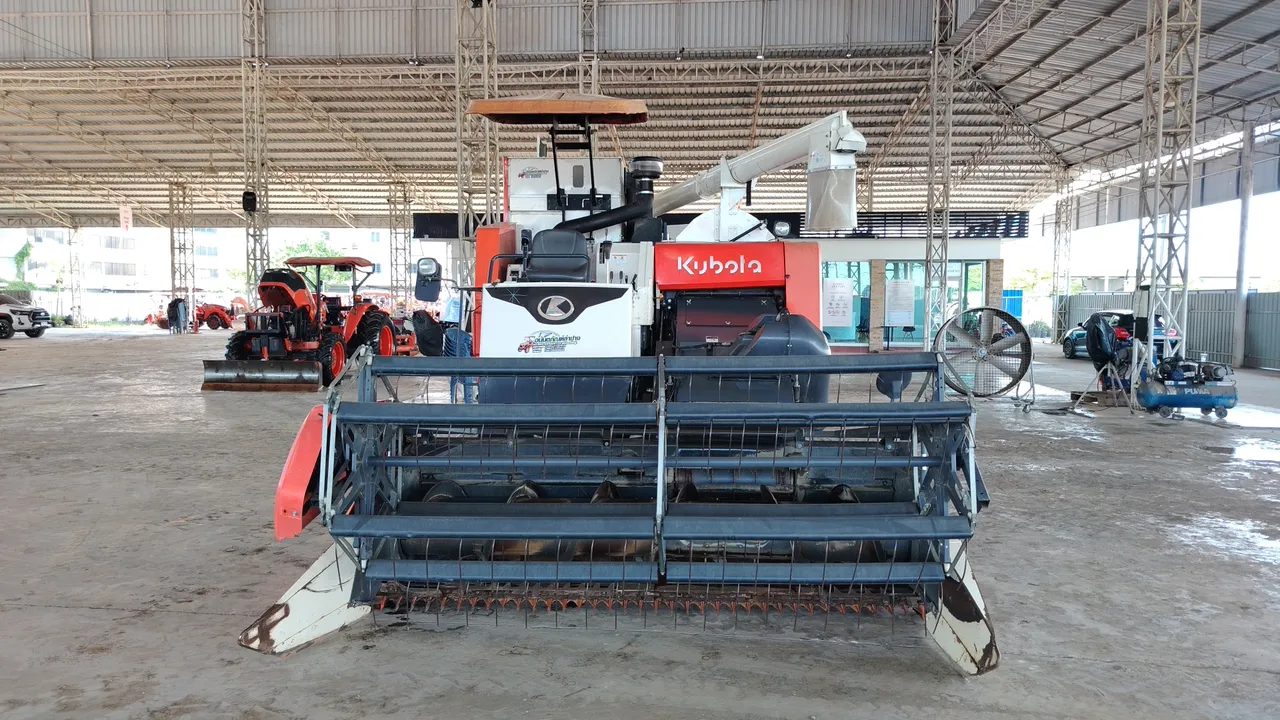 2024 Kubota DC-108X – Front