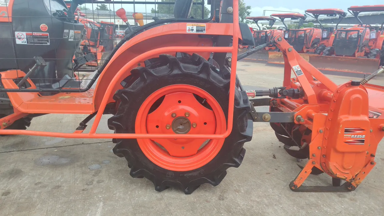 2024 Kubota B2140S-B – Wheel