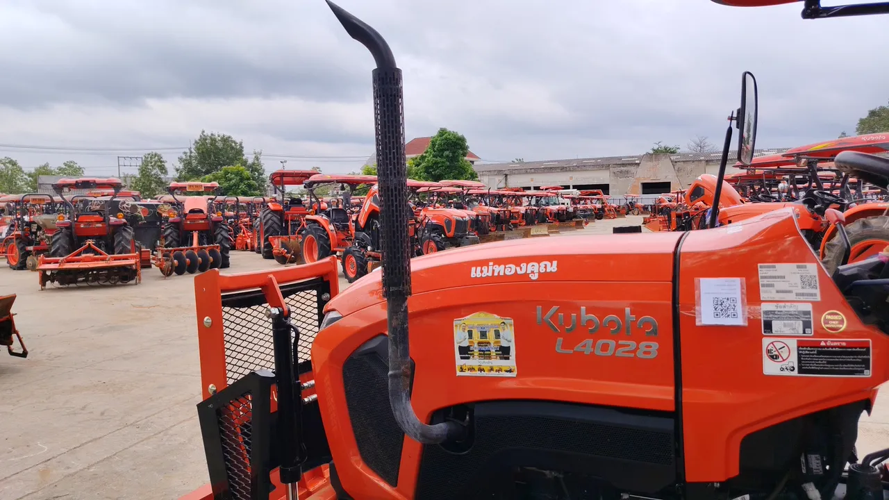 2024 Kubota L4028 – Exterior
