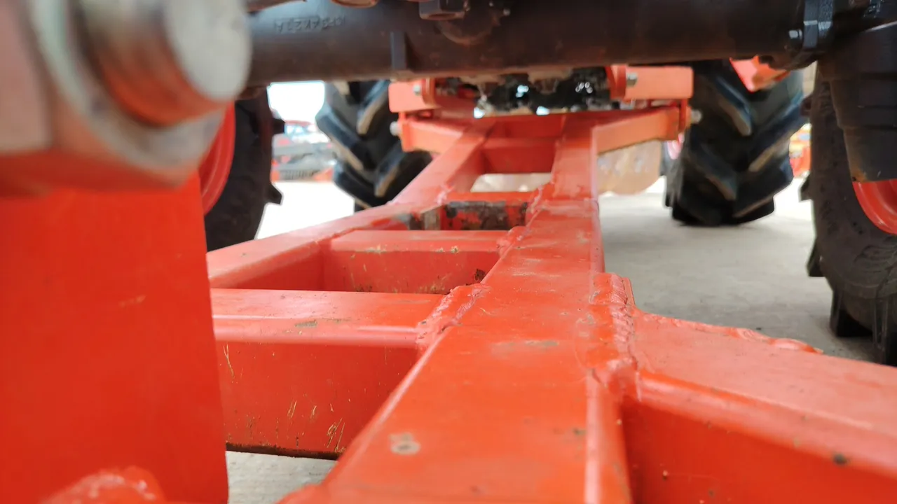 2024 Kubota L4028 – Exterior
