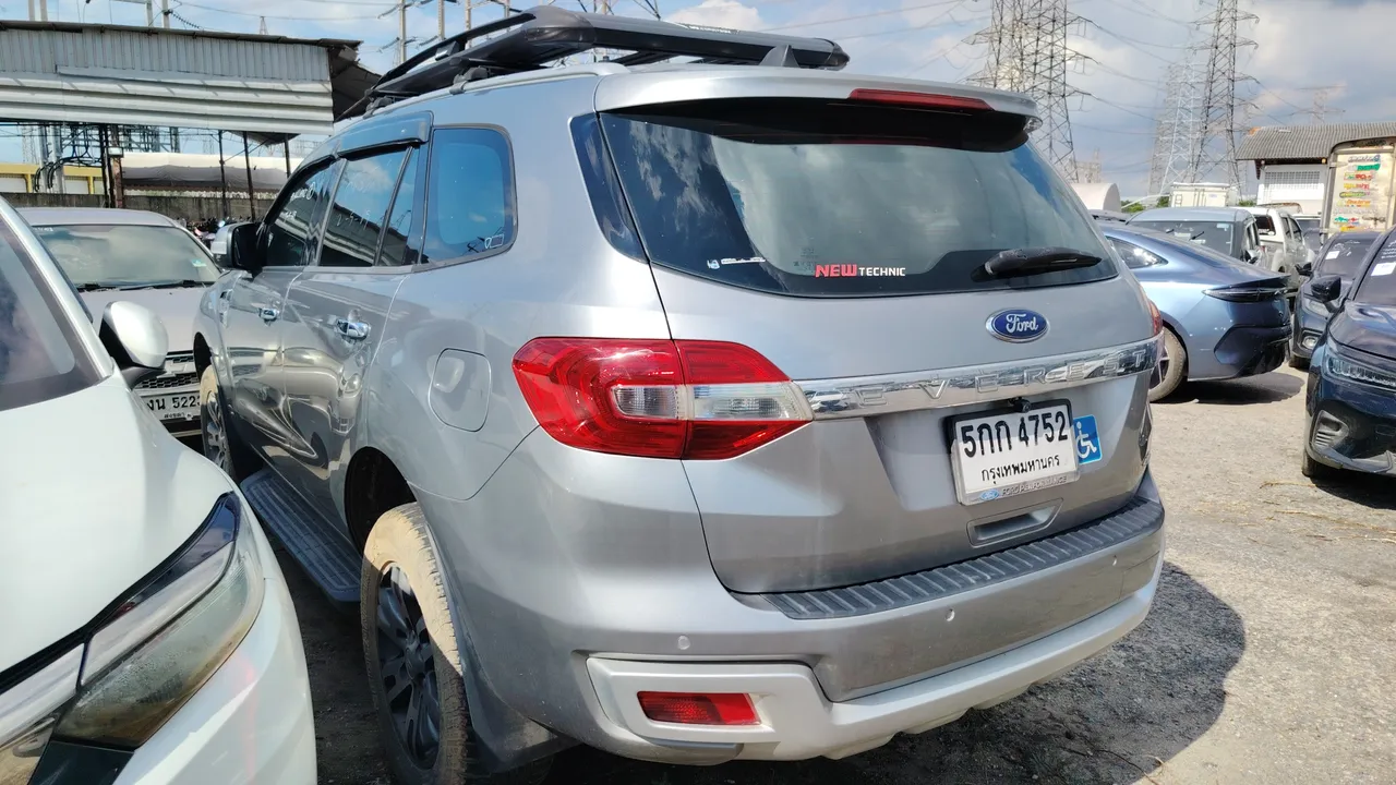 2015 Ford Everest – Exterior