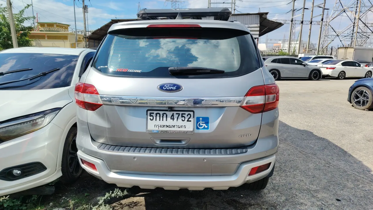 2015 Ford Everest – Exterior