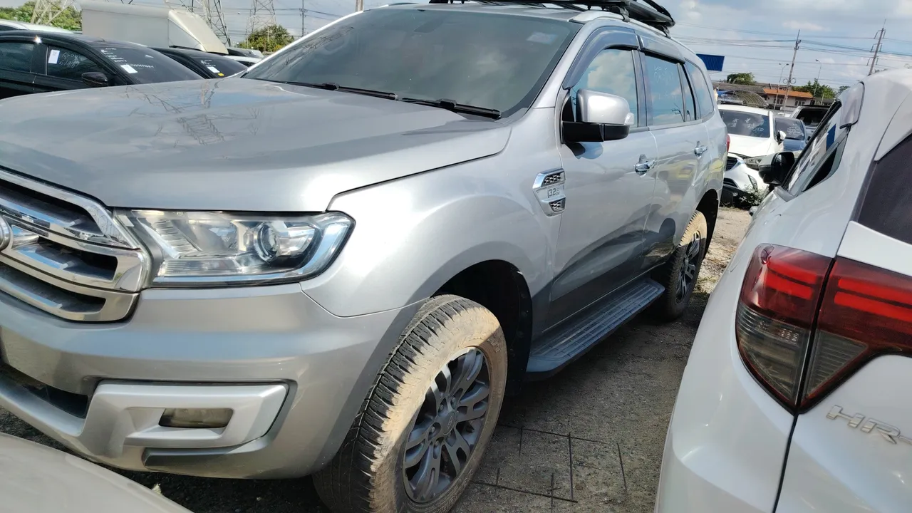 2015 Ford Everest – Exterior