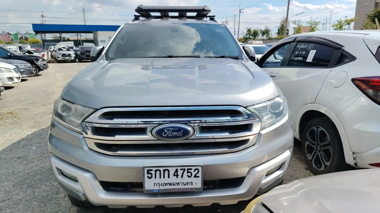 2015 Ford Everest – Exterior