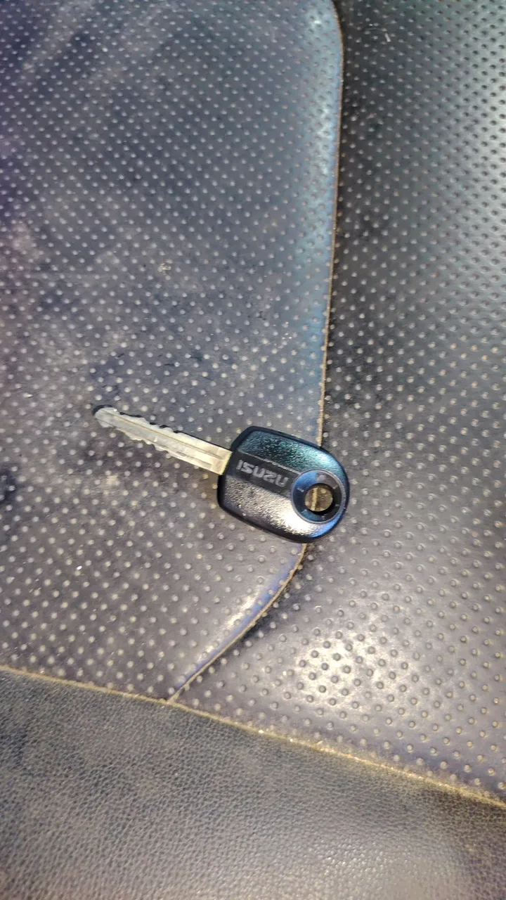 2023 Isuzu D-Max – Key