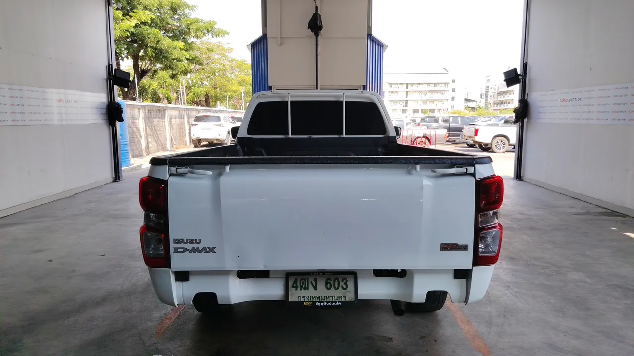2024 Isuzu D-Max – Back