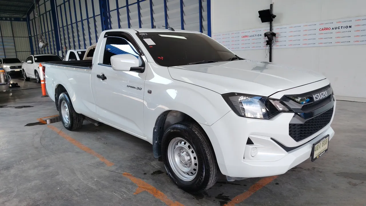 2024 Isuzu D-Max – Front