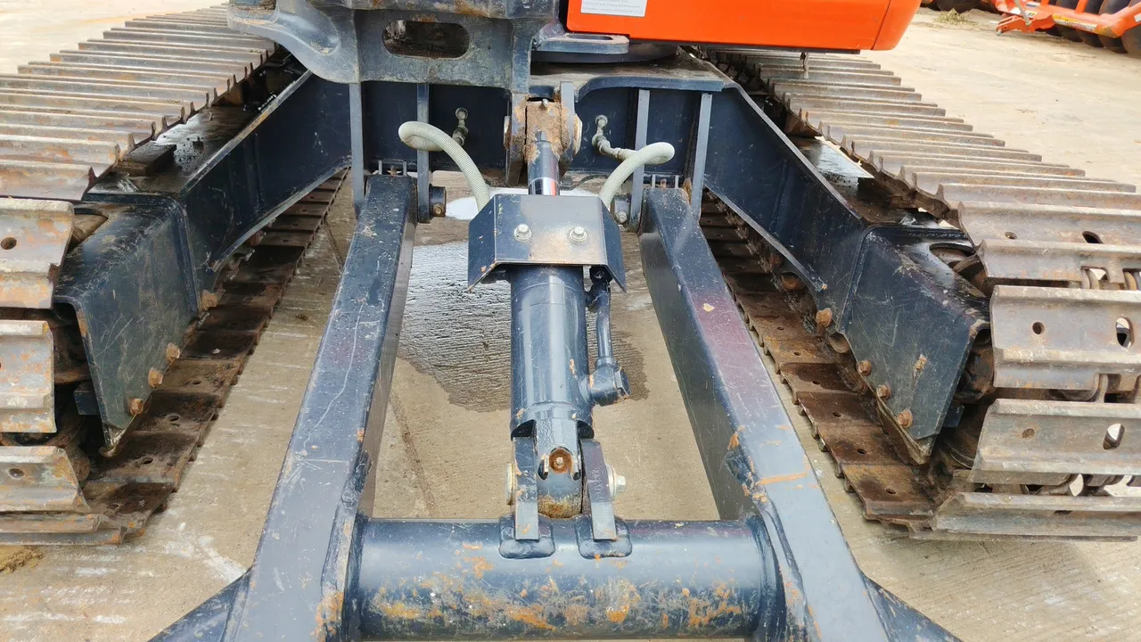 2020 Kubota KX033-4 – Exterior