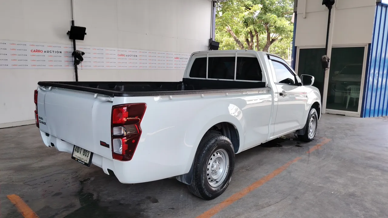 2024 Isuzu D-Max – Back
