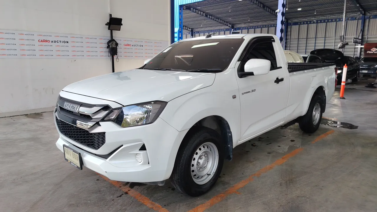 2024 Isuzu D-Max – Front