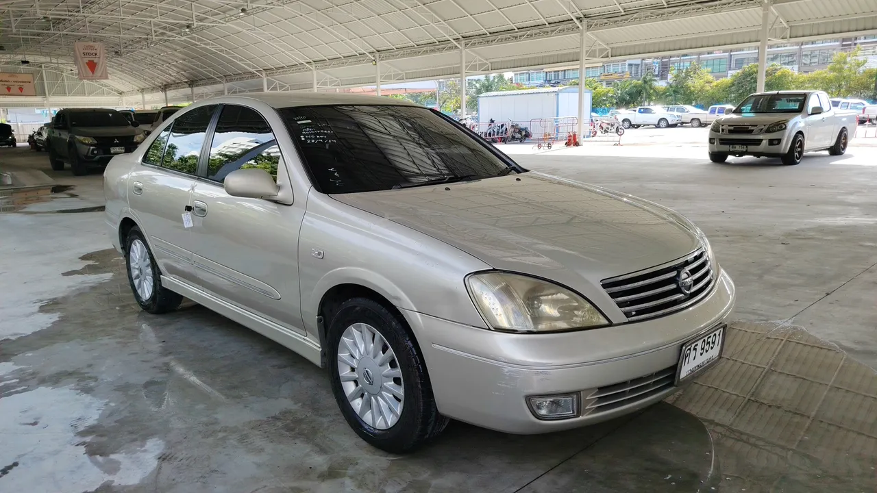 2005 Nissan Sunny Neo – Exterior