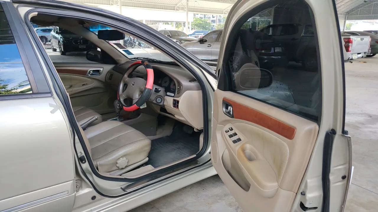 2005 Nissan Sunny Neo – Exterior