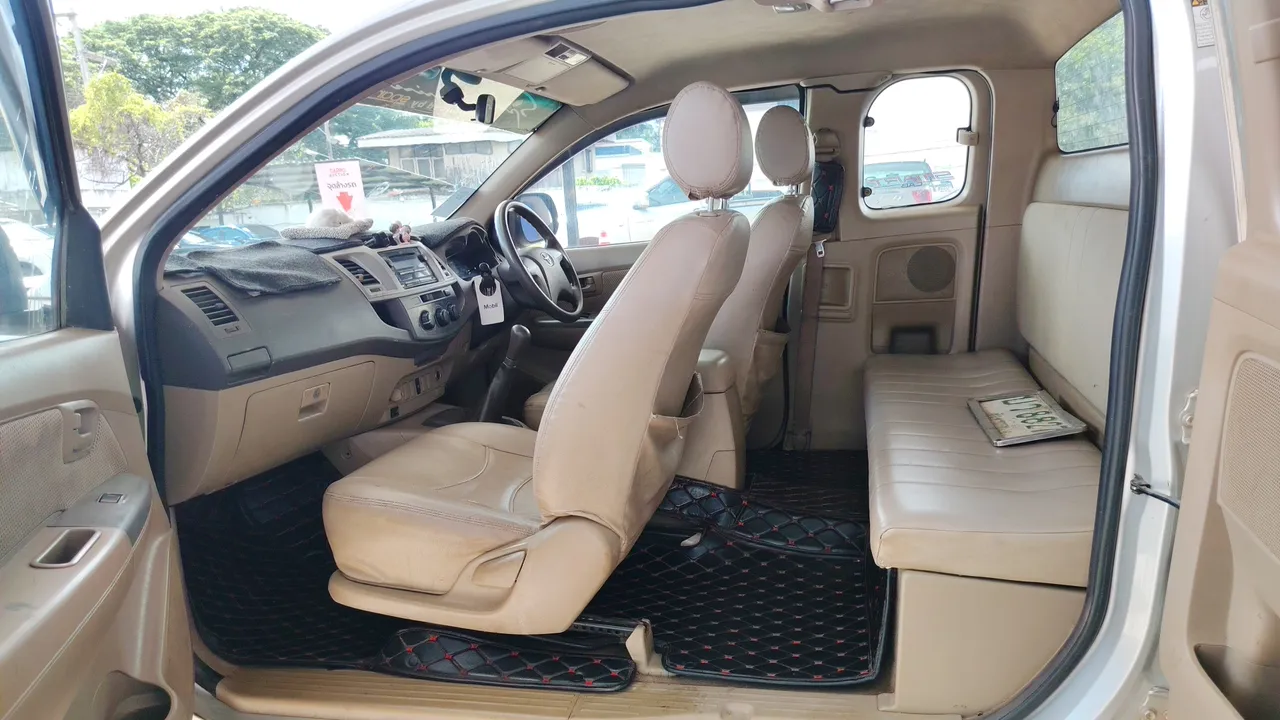 2011 Toyota Hilux Vigo – Front