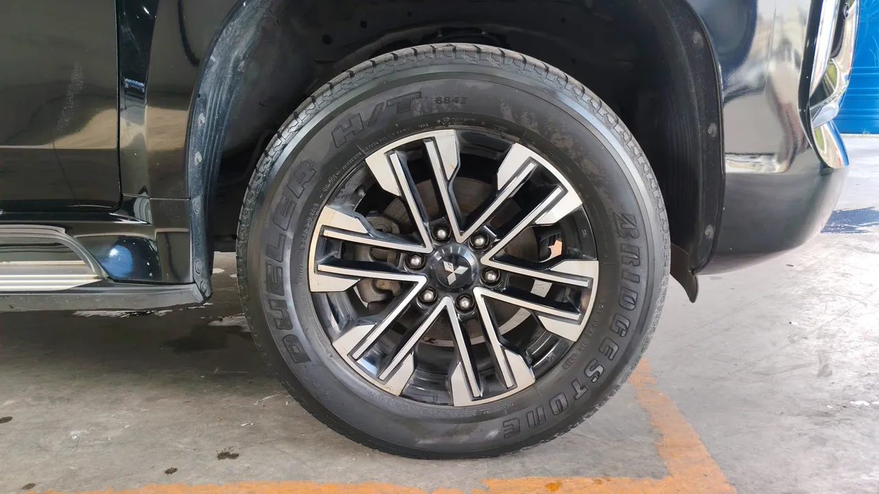 2019 Mitsubishi Pajero Sport – Exterior