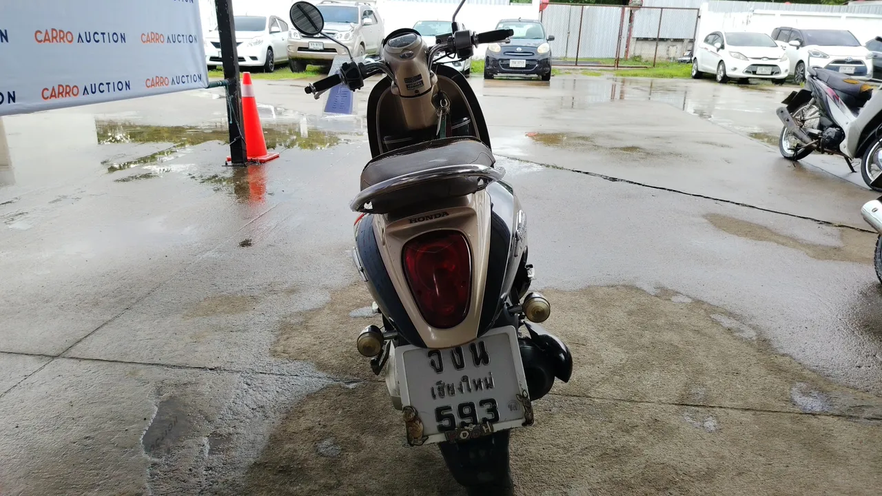 2010 Honda Scoopy – Exterior