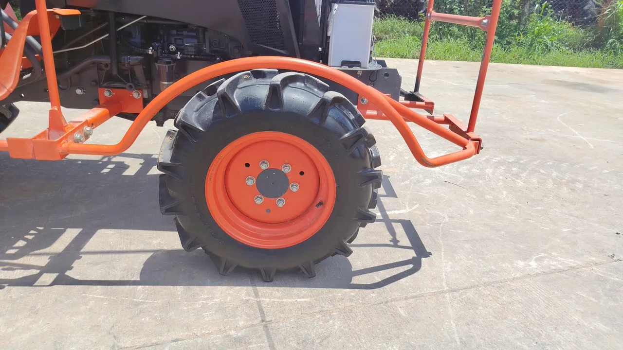 2024 Kubota B2440S-B – Wheel