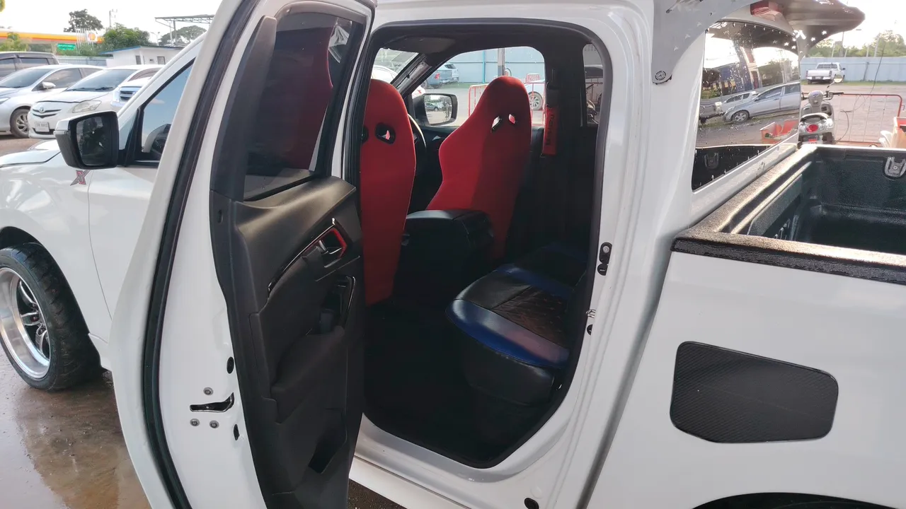2022 Isuzu D-Max – Back