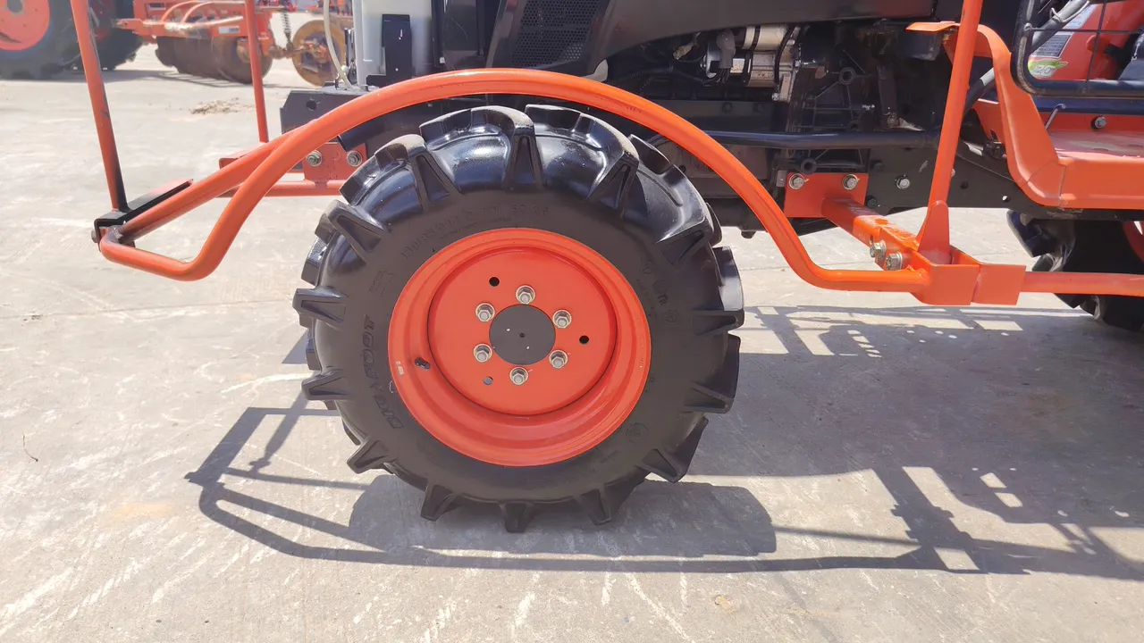 2024 Kubota B2440S-B – Wheel