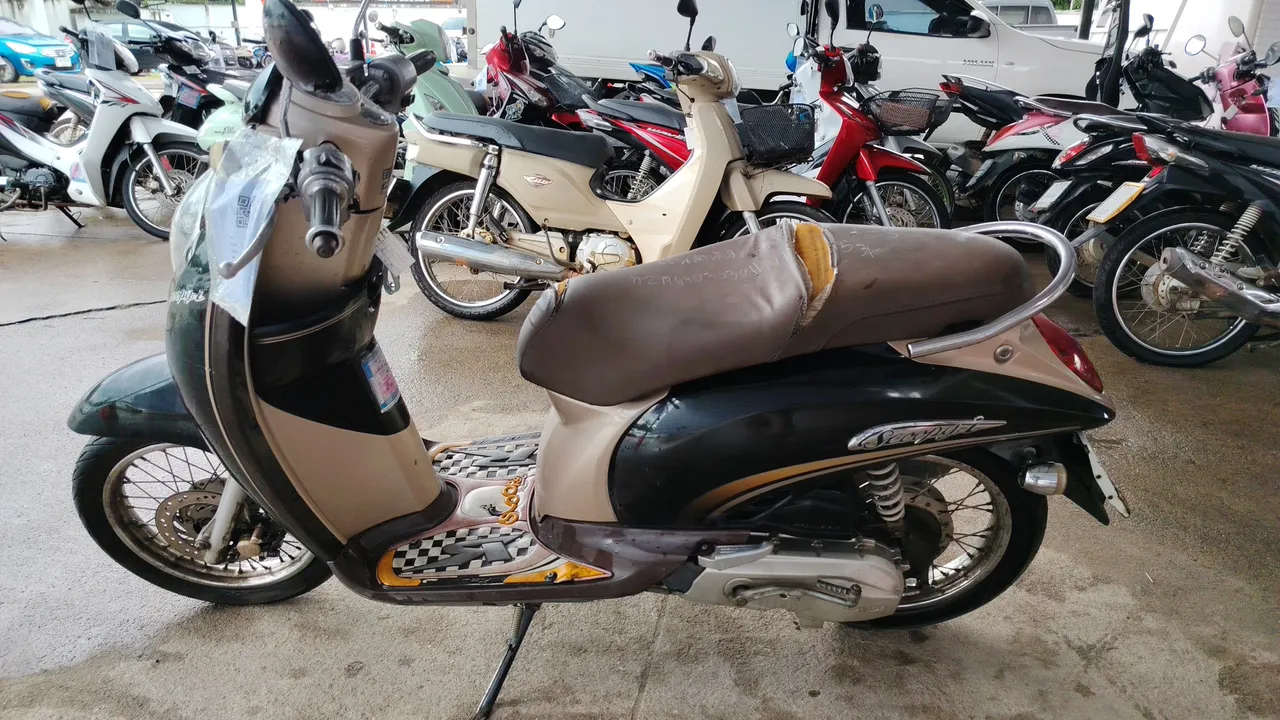 2010 Honda Scoopy – Exterior