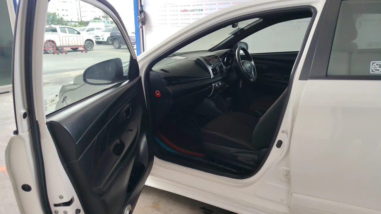 2014 Toyota Yaris – Front