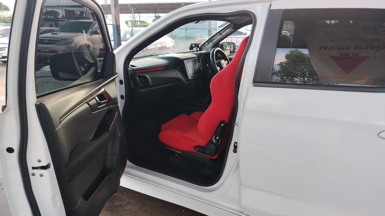 2022 Isuzu D-Max – Front