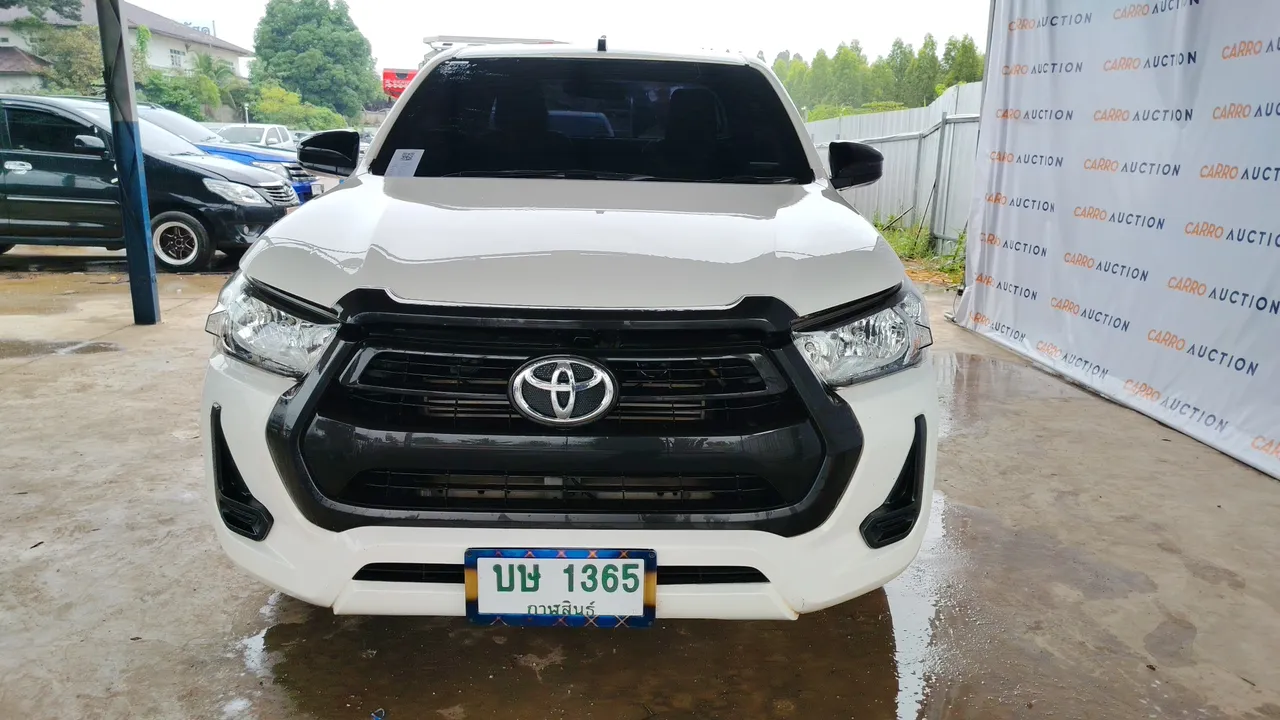 2020 Toyota Hilux Revo – Front