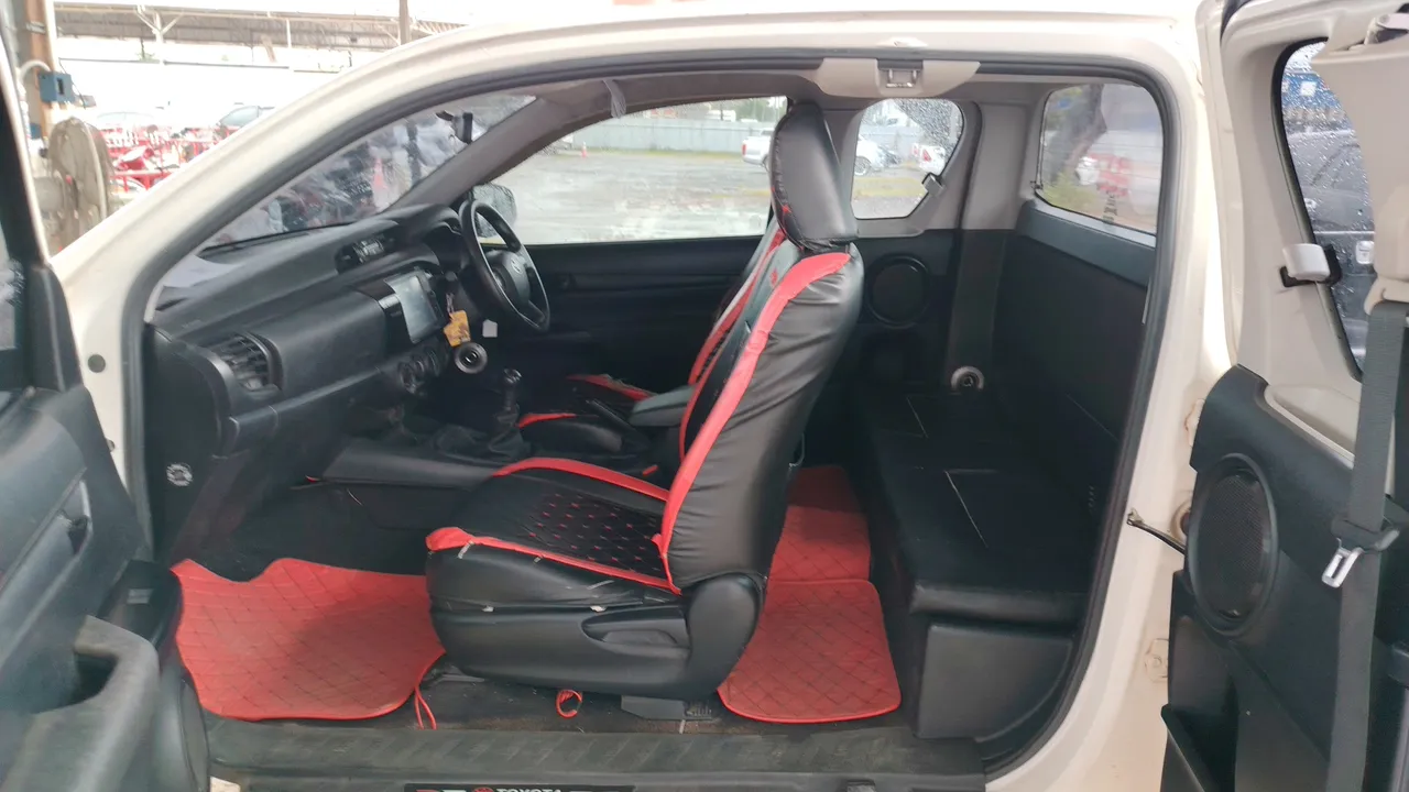 2020 Toyota Hilux Revo – Back