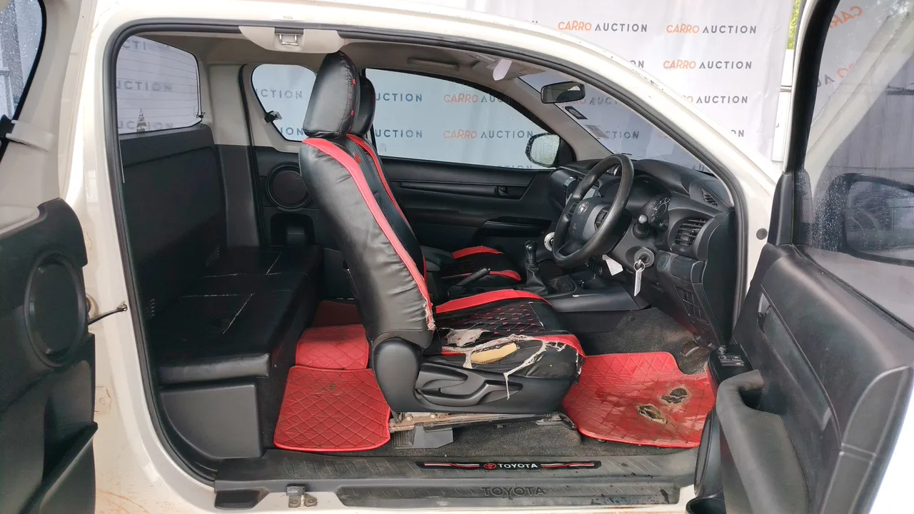 2020 Toyota Hilux Revo – Back