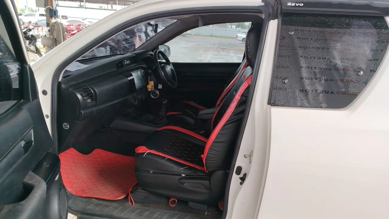2020 Toyota Hilux Revo – Front