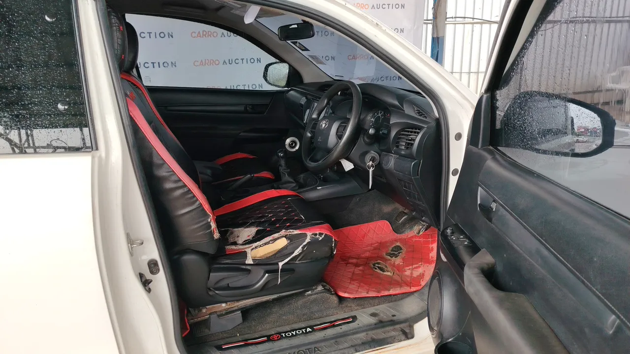 2020 Toyota Hilux Revo – Front
