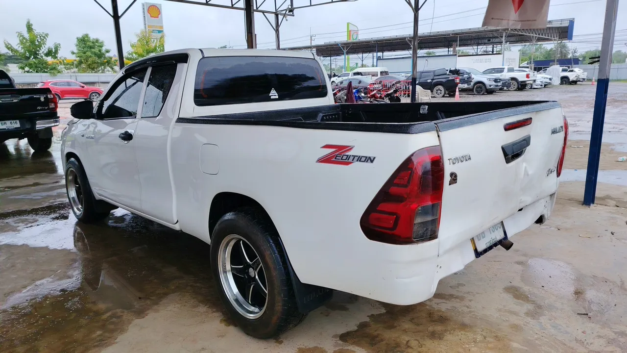 2020 Toyota Hilux Revo – Back