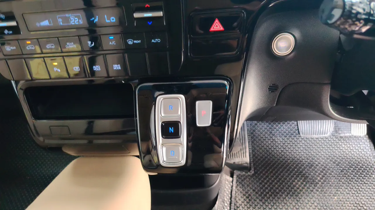 2021 Hyundai Staria – Exterior