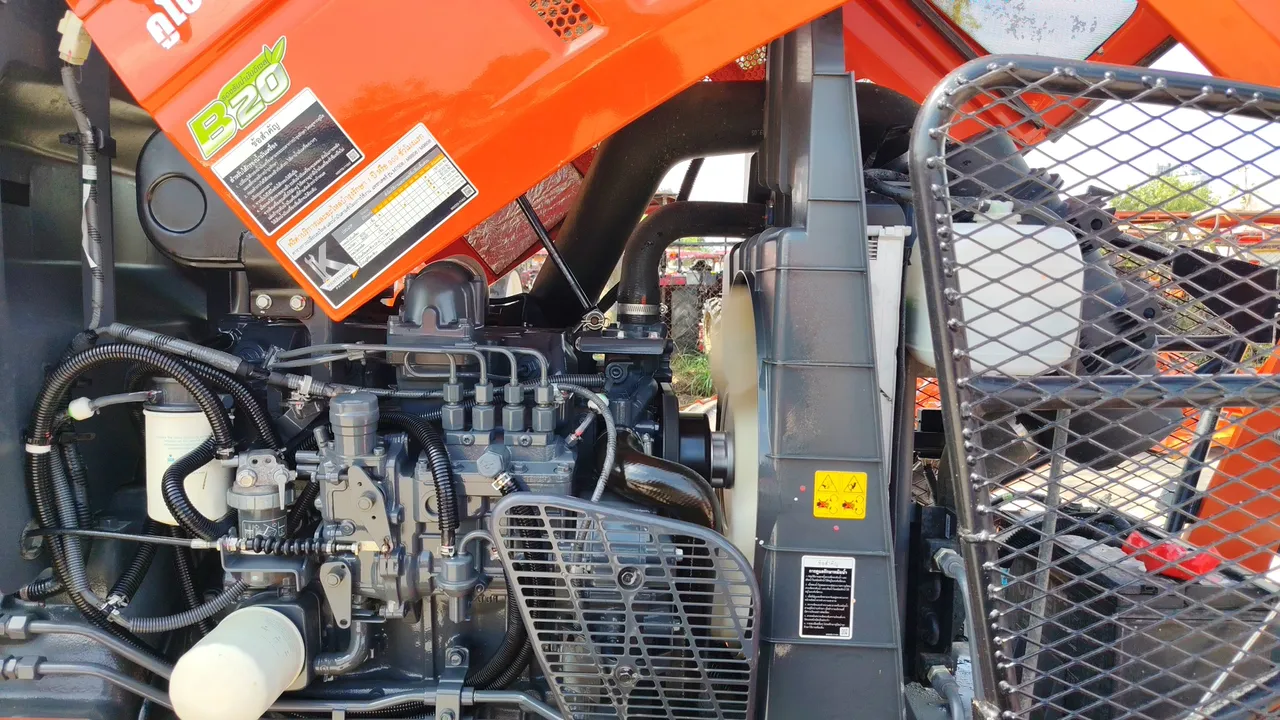 2024 Kubota M8808 – Exterior