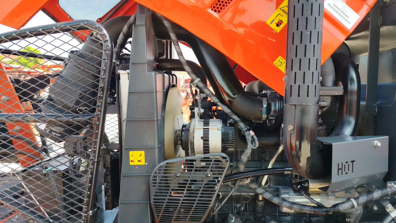2024 Kubota M8808 – Exterior