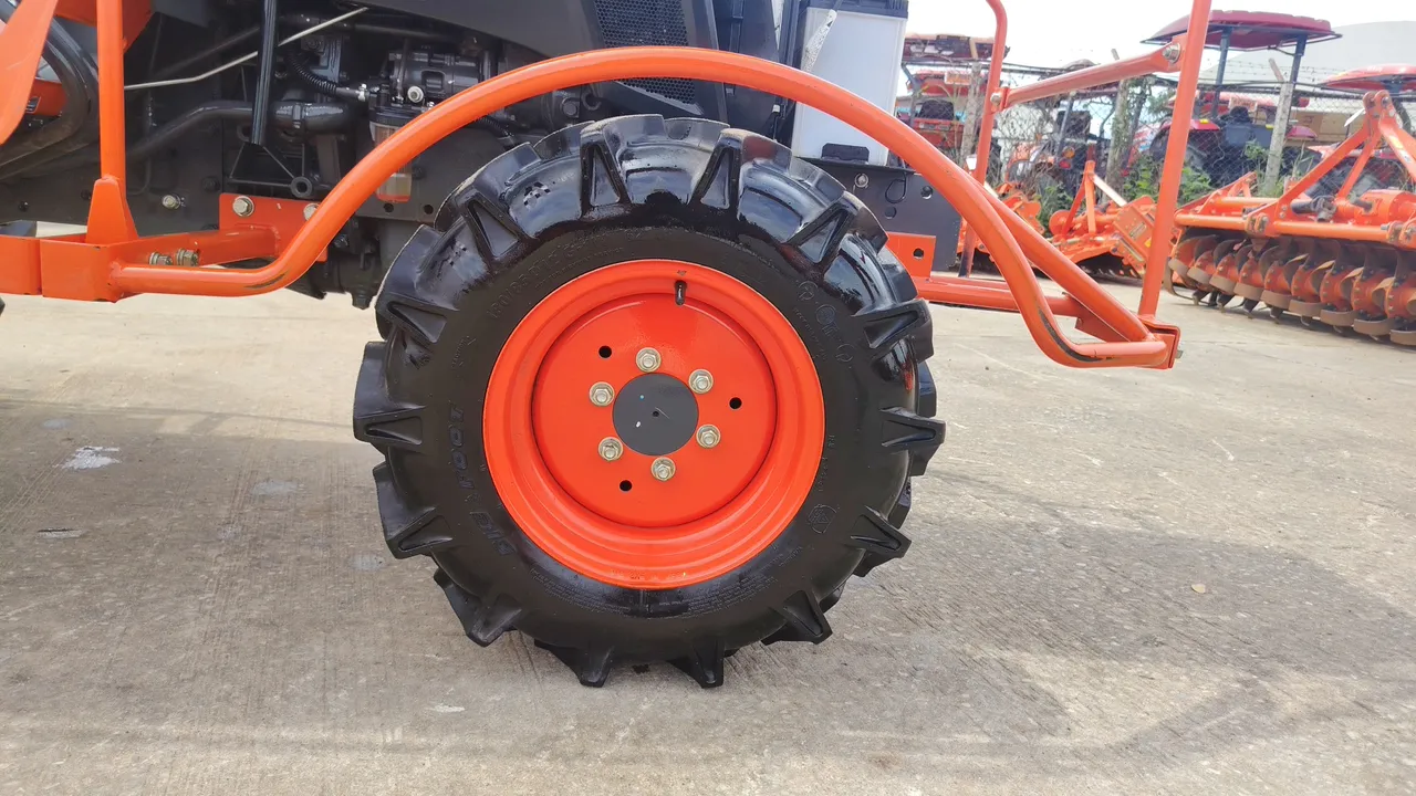 2025 Kubota B2740S-B – Exterior