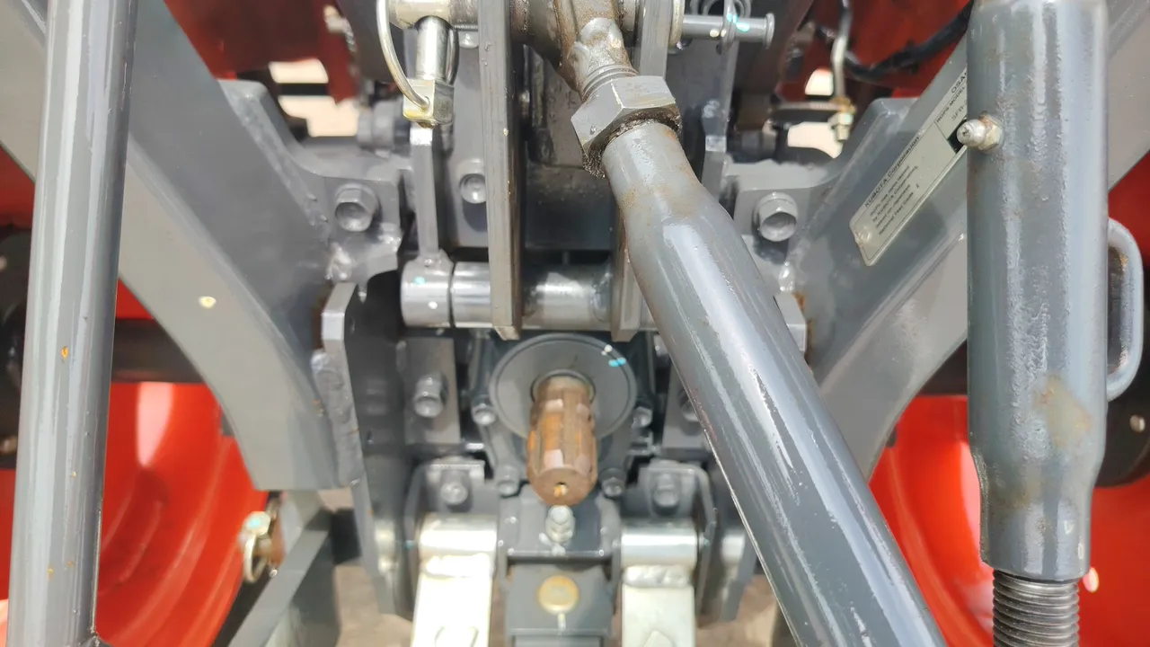 2025 Kubota B2740S-B – Exterior
