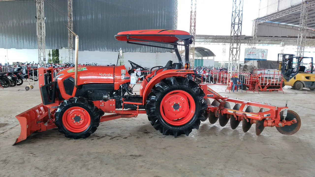 2023 Kubota L5228 – Exterior