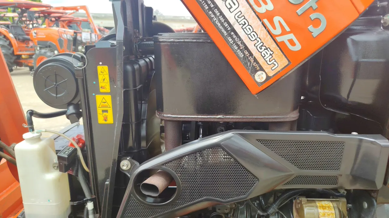 2021 Kubota L4018SP – Exterior