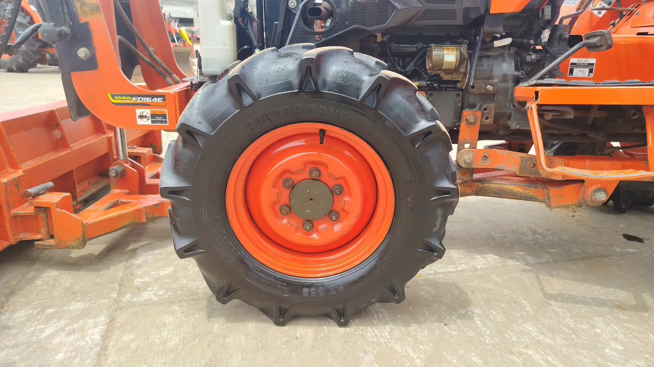 2021 Kubota L4018SP – Exterior