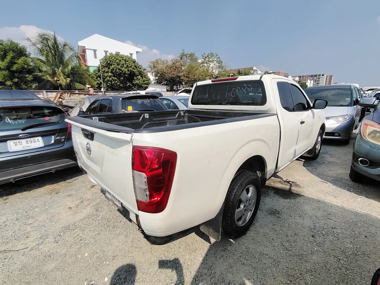 2015 Nissan Navara – Exterior
