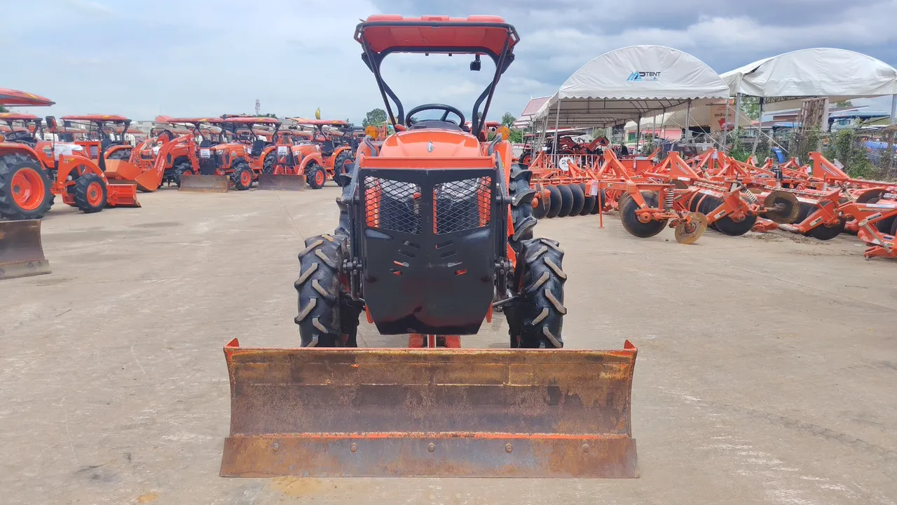 2021 Kubota L4018SP – Exterior