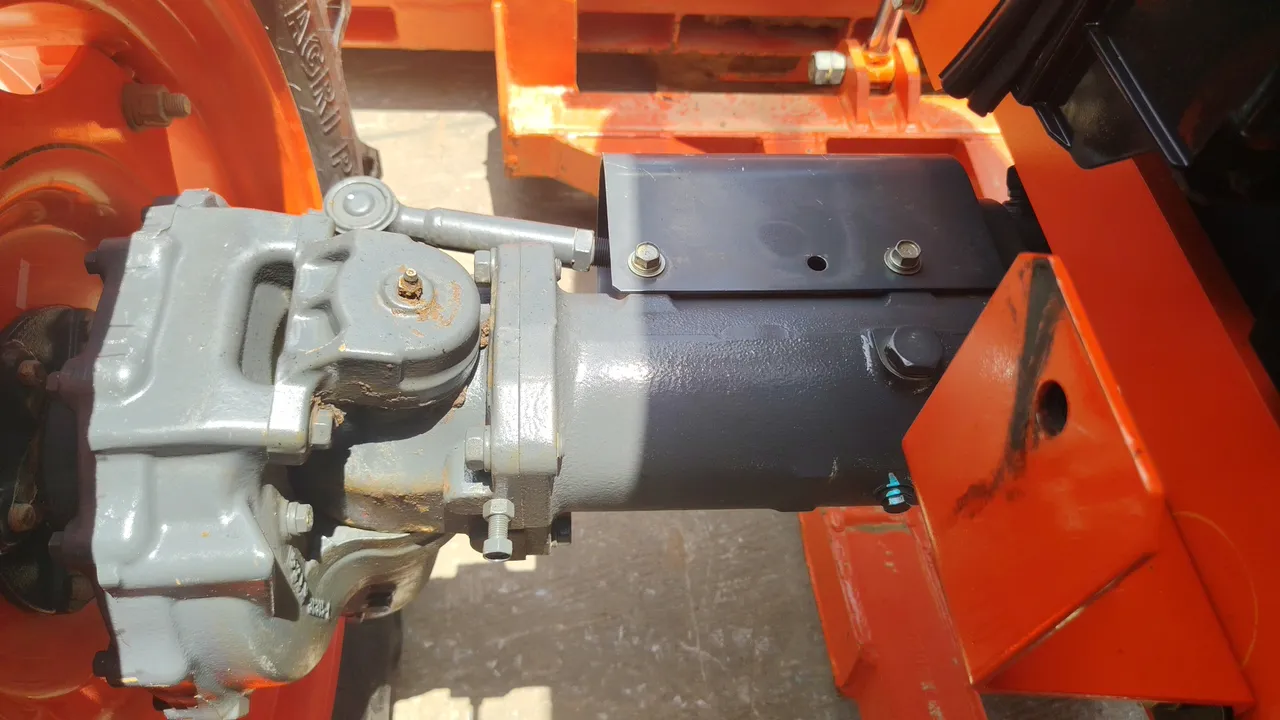 2026 Kubota M6240SUH – Exterior
