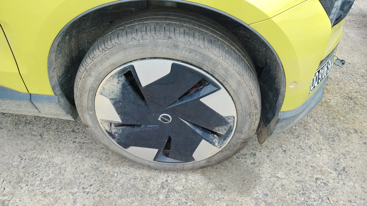 2024 Volvo EX30 – Front