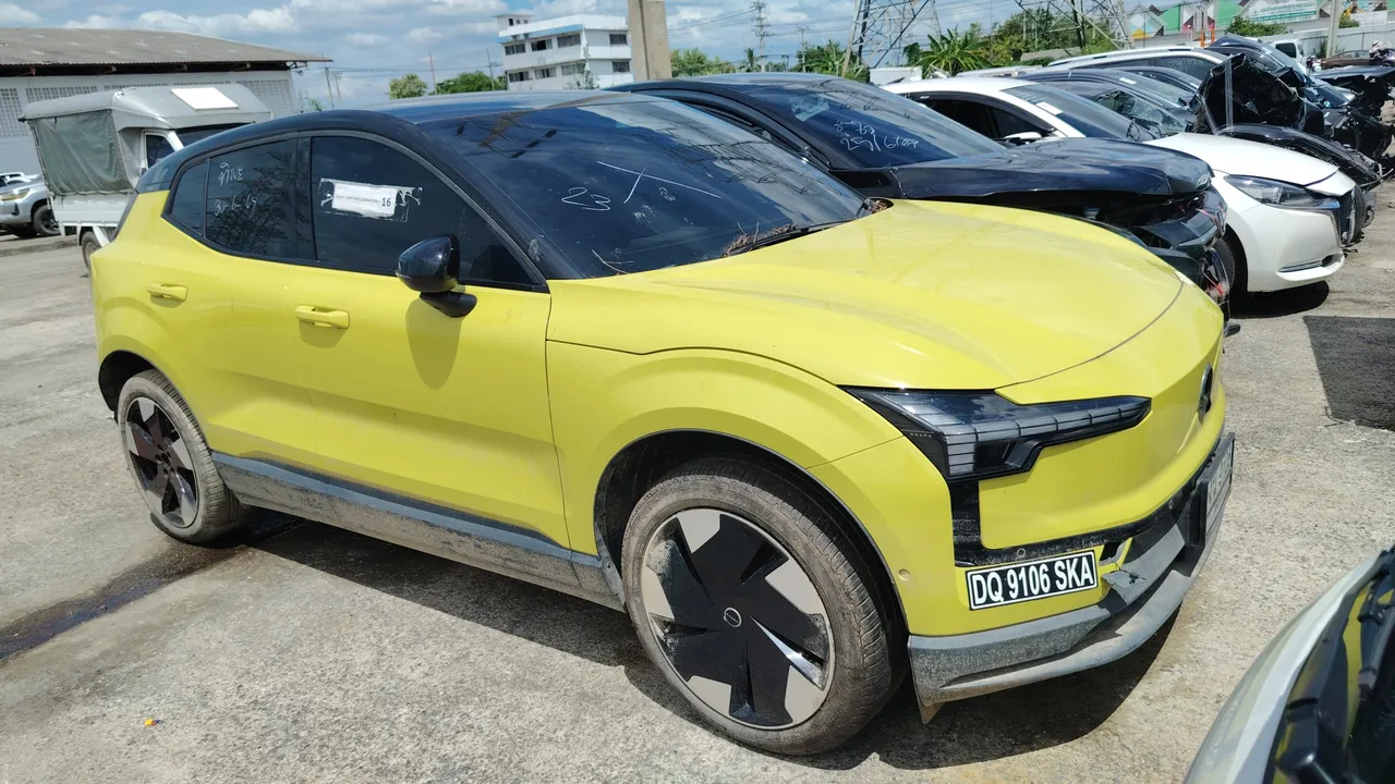 2024 Volvo EX30 – Front
