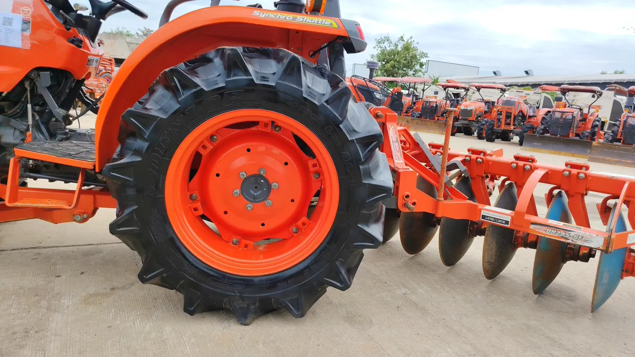 2021 Kubota L5018SP VT KIS – Wheel