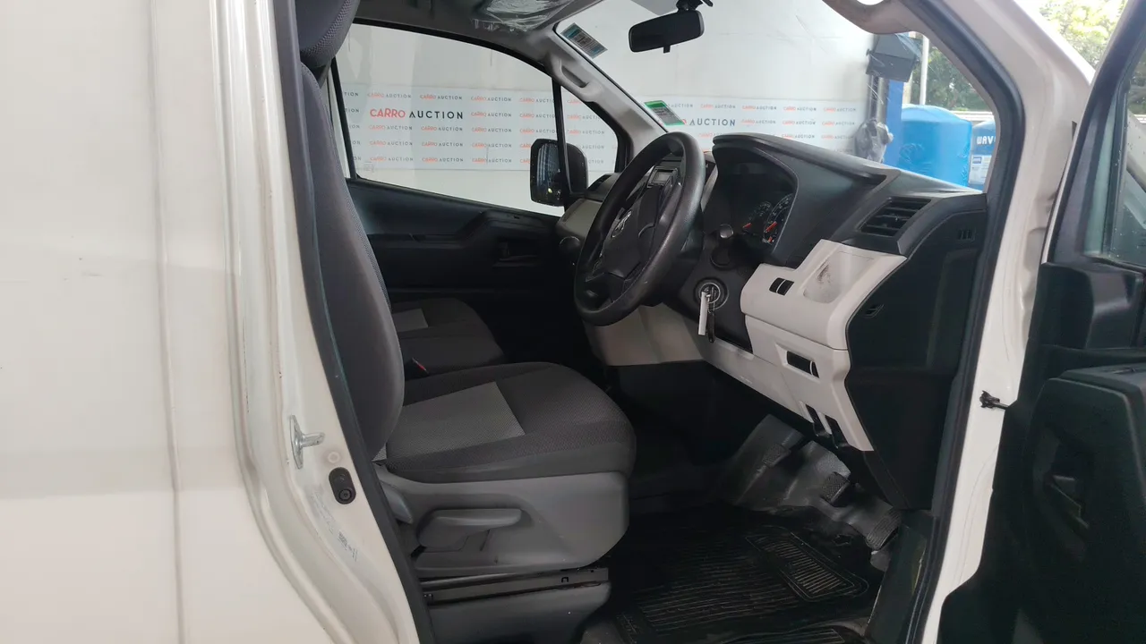 2021 Toyota Hiace – Exterior