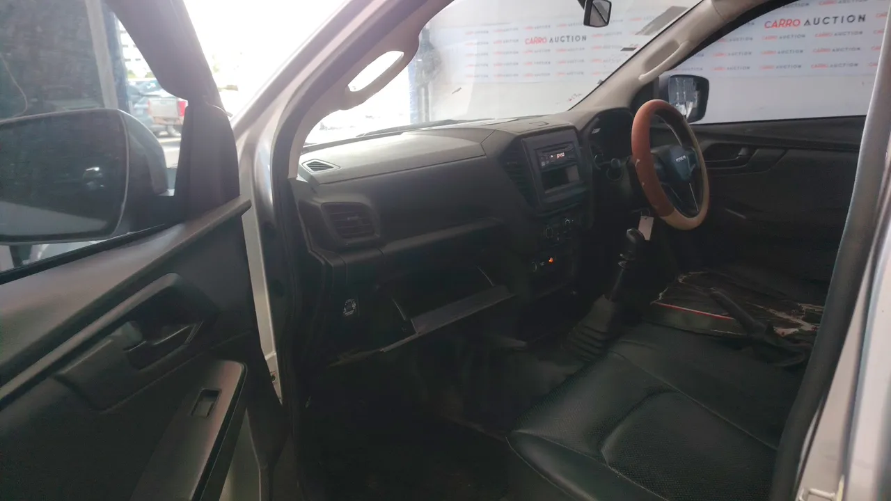 2023 Isuzu D-Max – Front