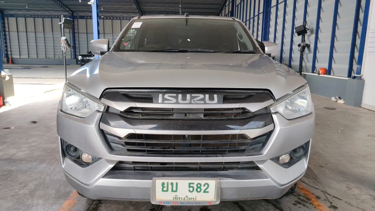 2023 Isuzu D-Max – Front
